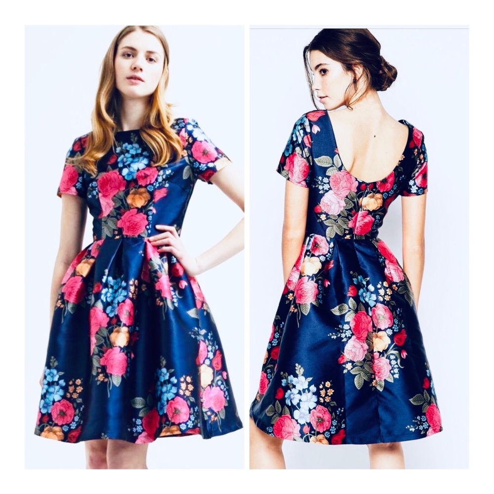 NWT. Chi Chi London Amber Floral Navy Dress. 12